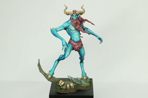 Aker, 75 mm miniature on plinth