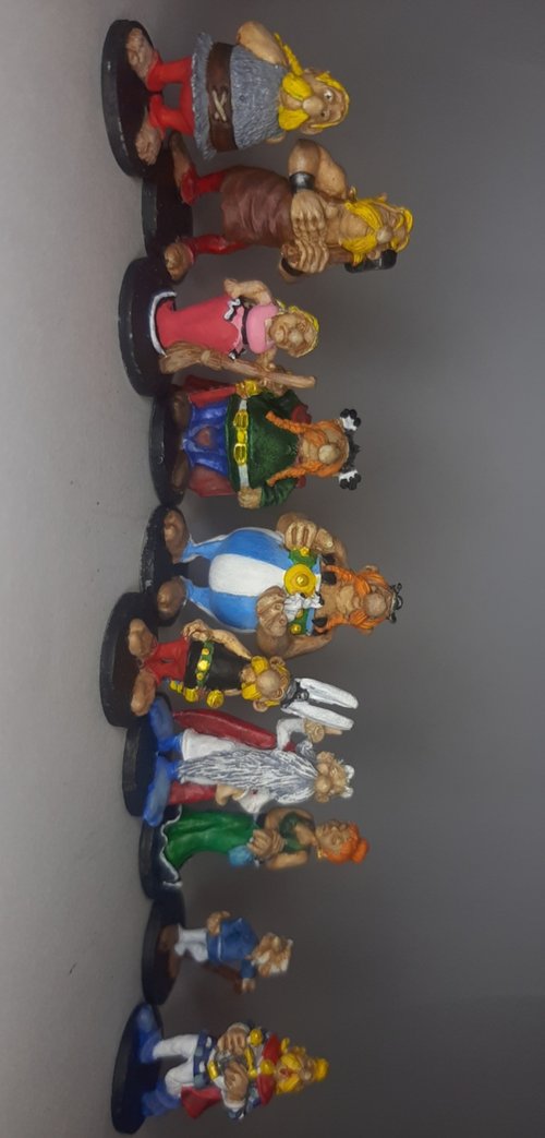 Asterix and villagers