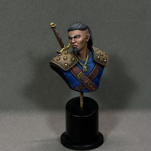Bust painted only with primary colors