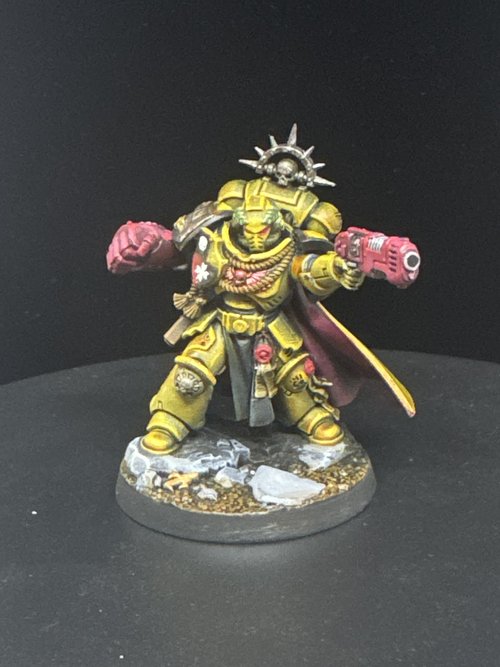 Imperial Fists Captain