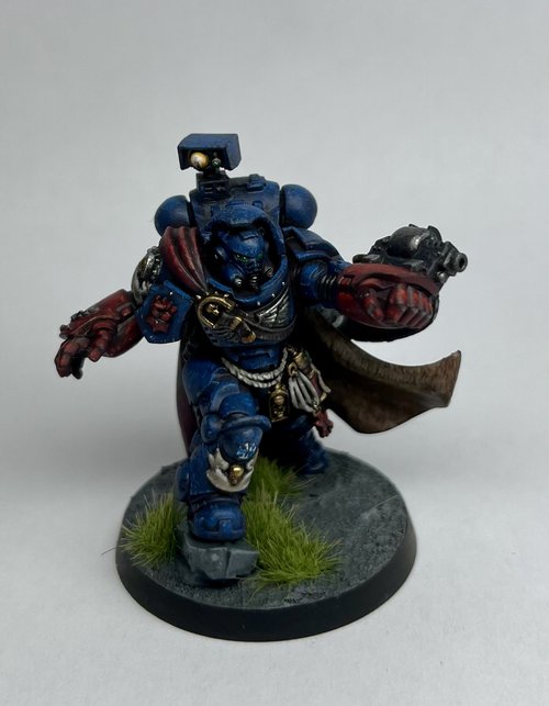 Crimson Fists Gravis Captain