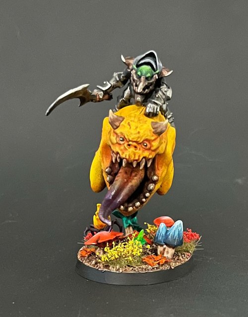Loon boss on giant cave squig