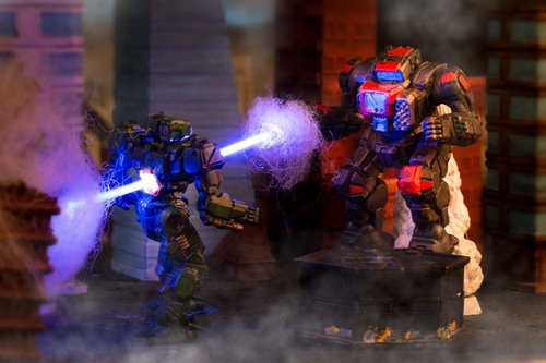 Mech dual in city center