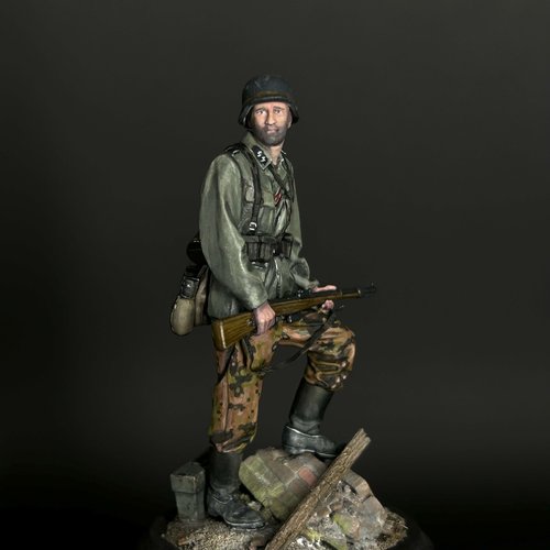 Waffen SS Sturmmann, 1944