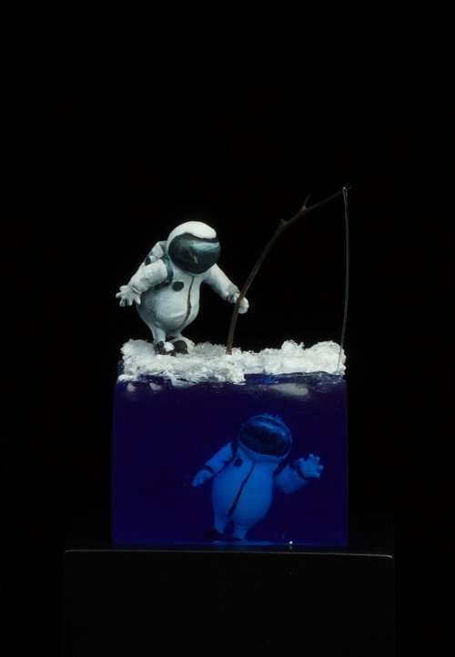 Lost in the Frozen Stars