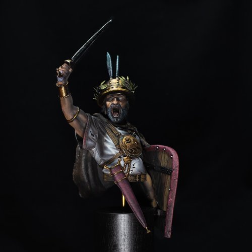 Umbrone, Marsican Hero