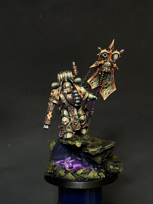 Death Guard Icon Bearer