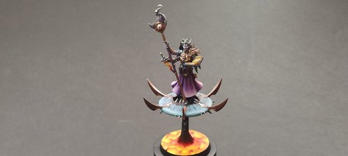 Gaunt Summoner on Disc of Tzeentch