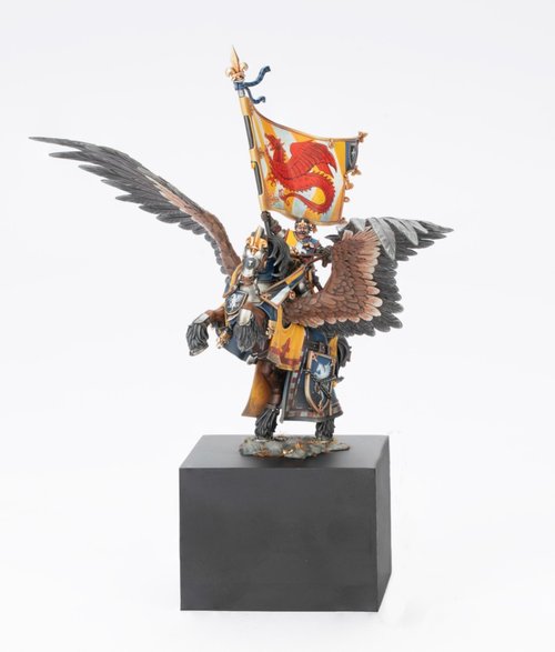 Bretonnian Battle Standard Bearer