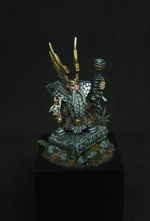 Dwarf Thane with Handgun