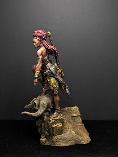 Elzebe Warrior Queen Figure