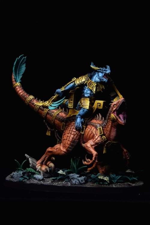 Lizard on dinosaur
